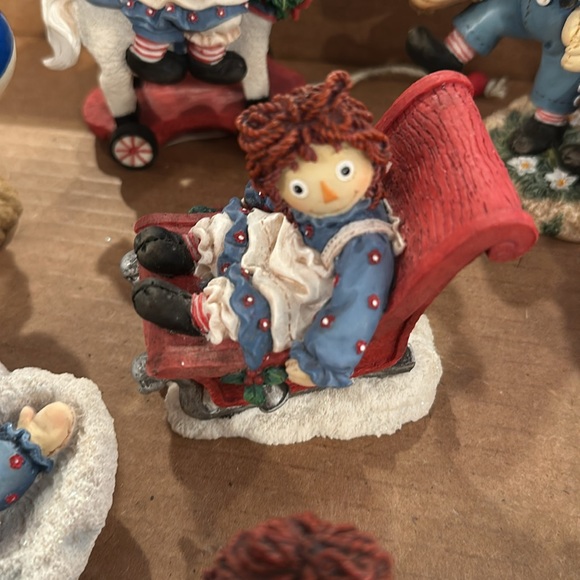 9 Raggedy Ann and Andy figurines - Picture 6 of 9